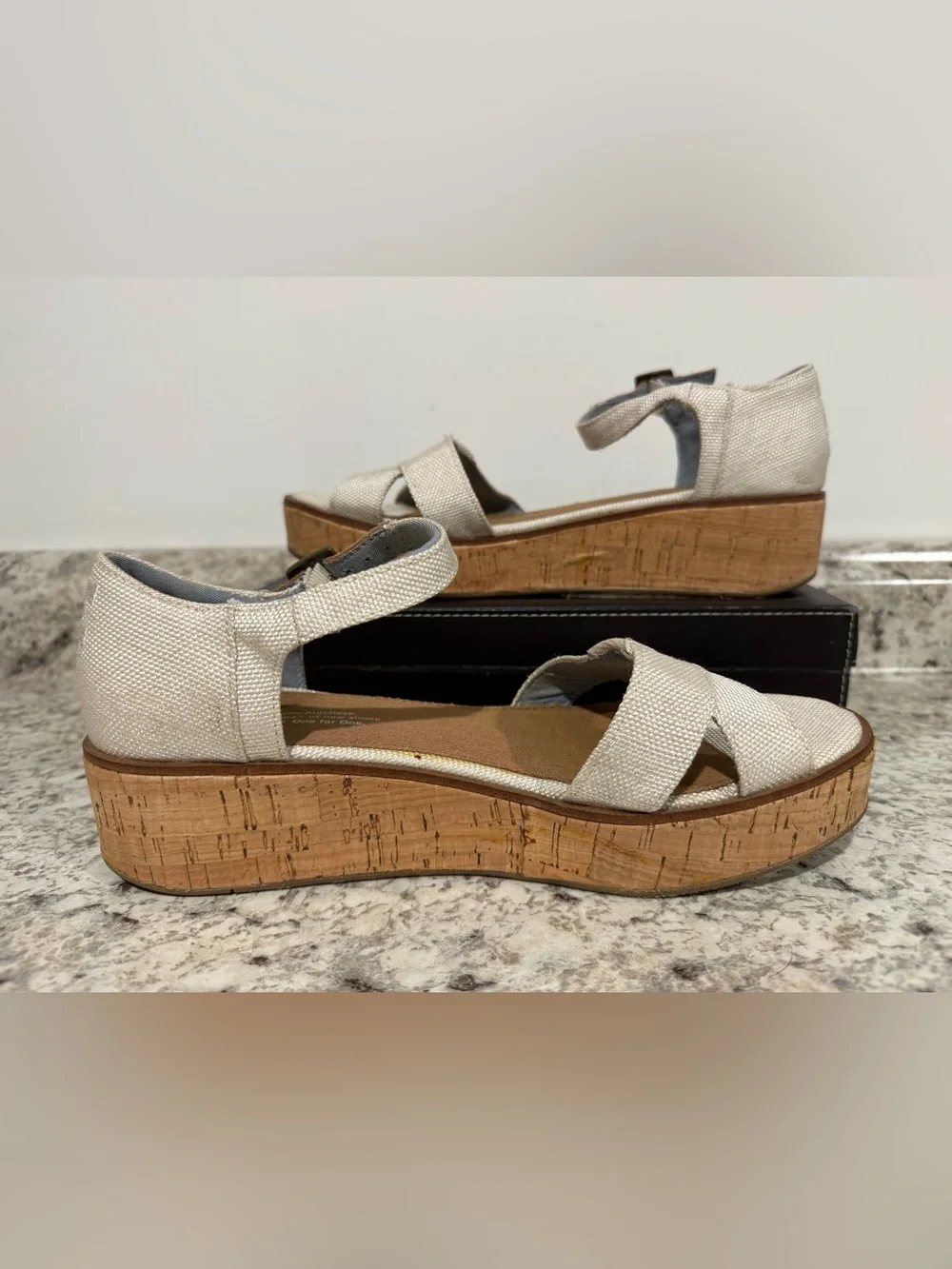 TOMS Women's Harper Wedge Sandals Natural Cork Size 8 White Platform